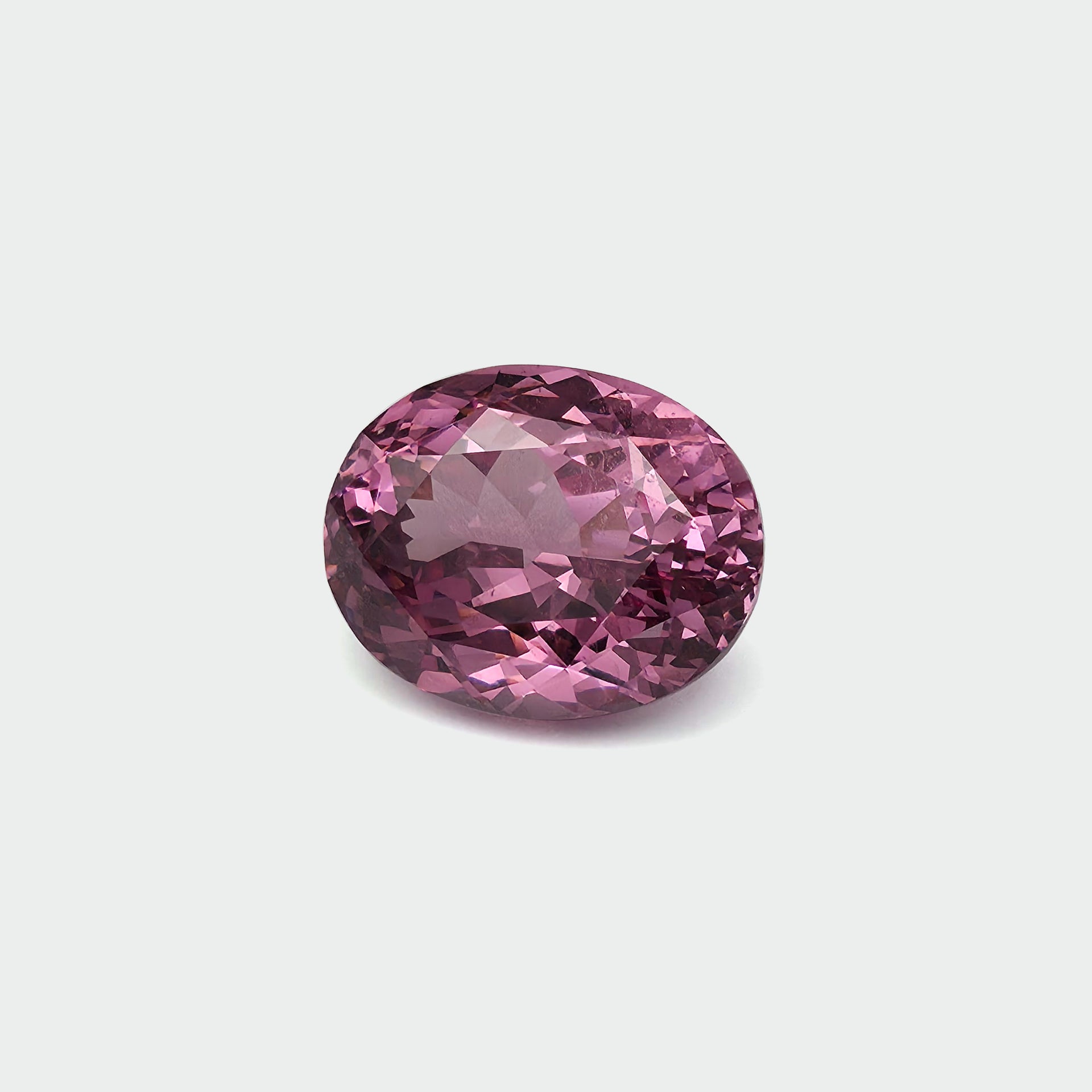 Malaya Garnet - Pink Peach, Oval, 16.22ct