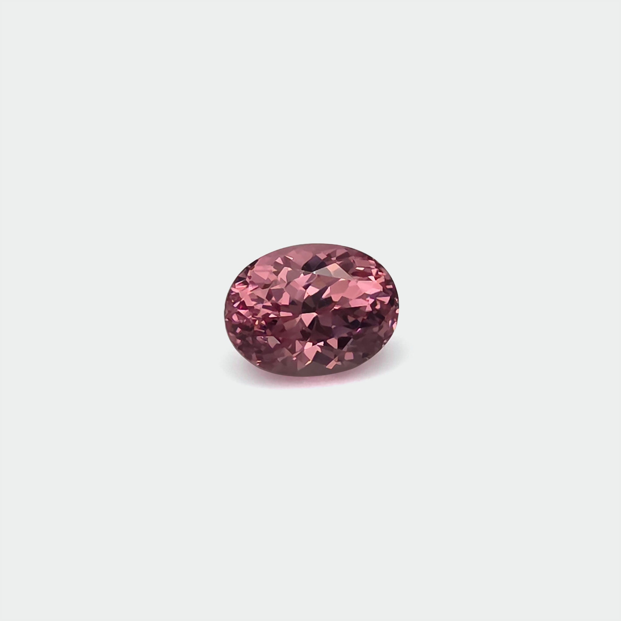 Malaya Garnet - Pink Peach, Oval, 3.47ct