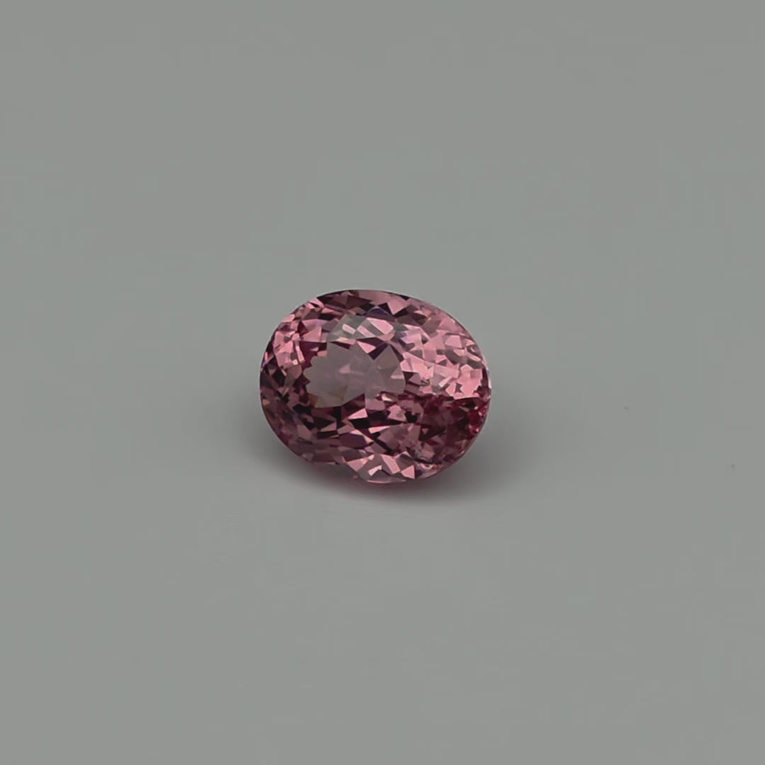 Malaya Garnet - Pink Peach, Oval, 4.61ct