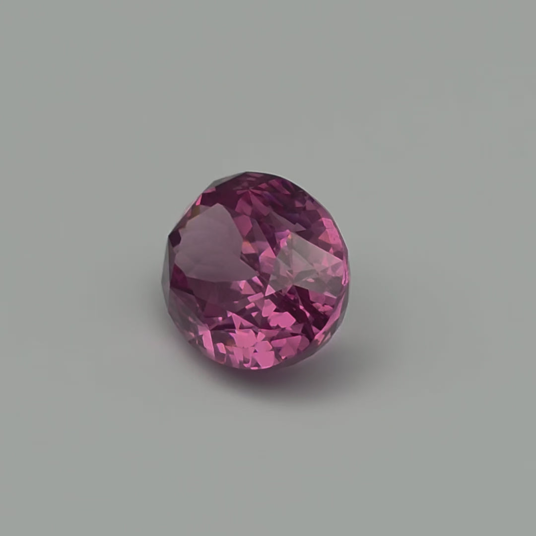 Malaya Garnet - Pink Peach, Oval, 16.22ct